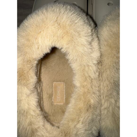 Unisex Clogs Crocs Furever Crush Mens Size 12 Faux Fur main image 2
